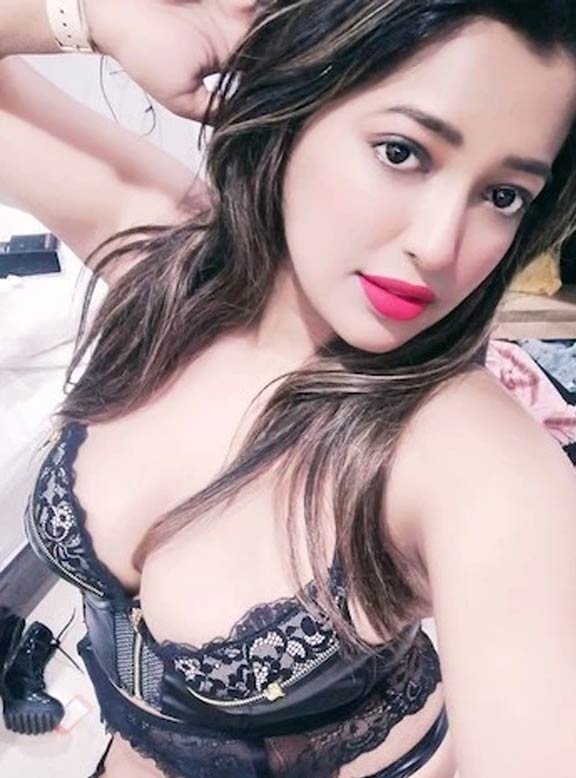Gurgaon aged housewife Call Girl